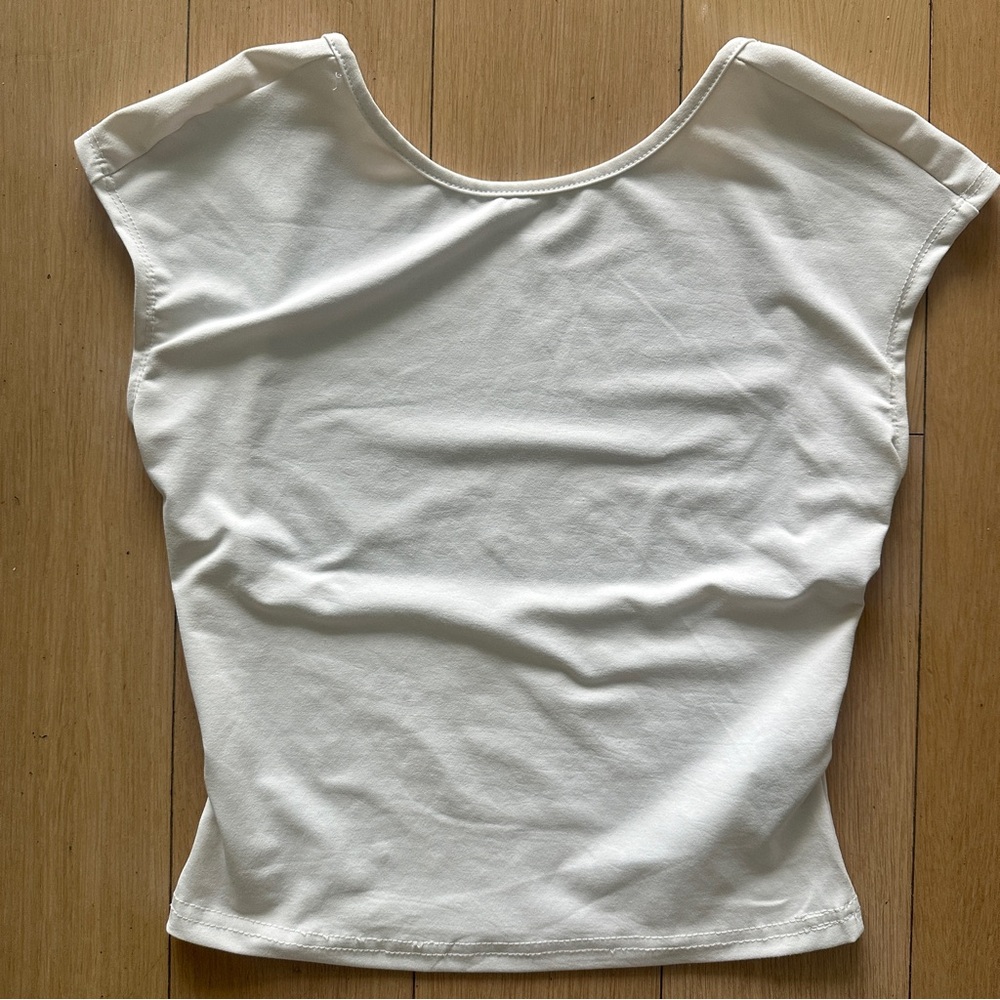 backless tee - Picture 3 of 3